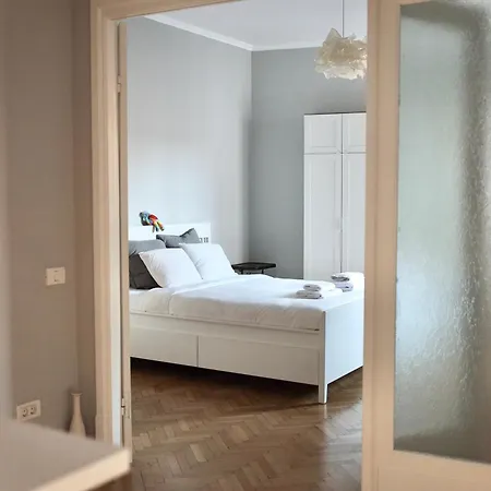 Your Deluxe In Center Bucharest