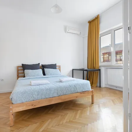 Your Deluxe In Center Апартаменты *