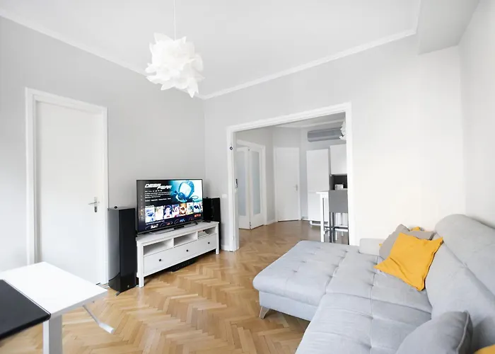 Your Deluxe In Center *