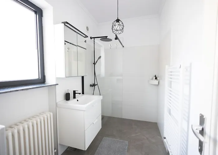 Your Deluxe In Center *