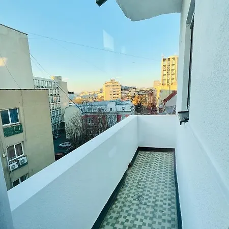 Your Deluxe In Center Apartment *