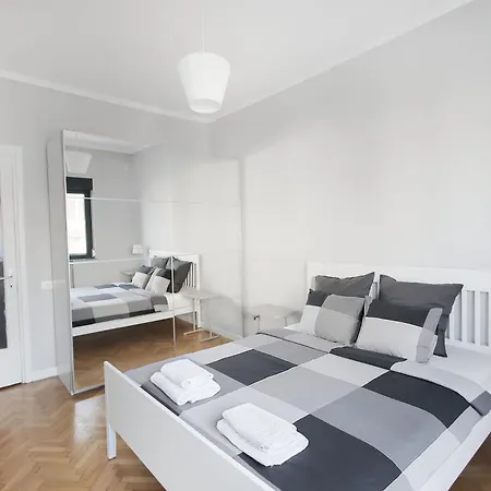 Apartman Your Deluxe In Center Bukarest