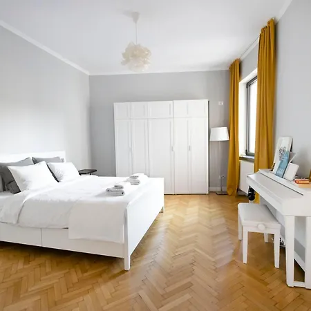 Your Deluxe In Center Apartment Bucharest