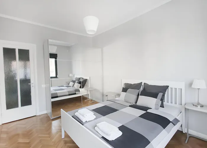 Apartamento Your Deluxe In Center Bucareste